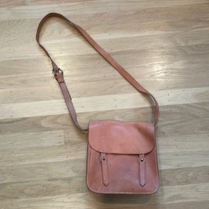 Madewell nude / pale pink leather cross body bag. Very good condition.
